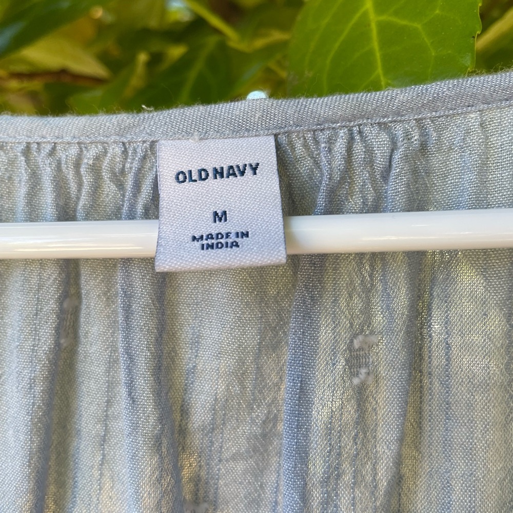 Old navy slight bell sleeve linen shirt - Picture 6 of 7